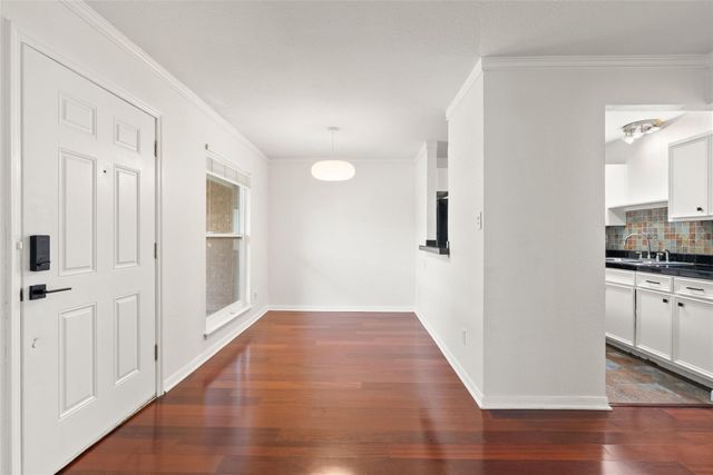 400 W 35th ST 210, Austin, TX 78705