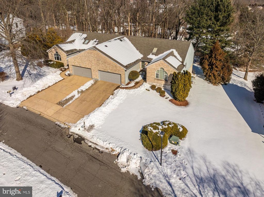 Image 1 of property listing at 24 EYNON CT, Hockessin, DE 19707