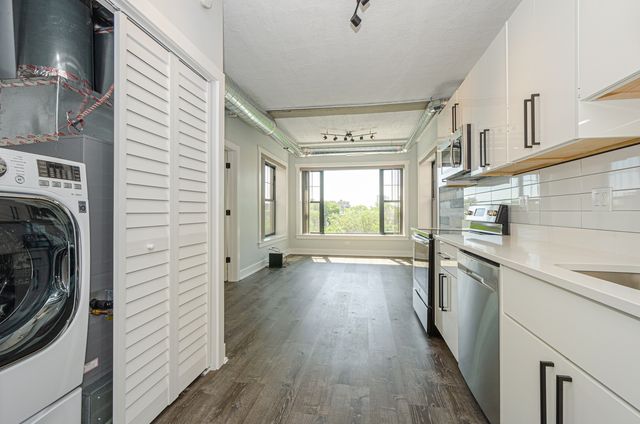 7645 N SHERIDAN Road 515, Chicago, IL 60626