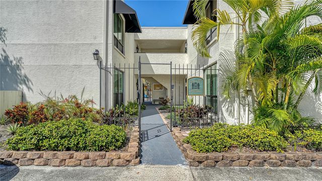 1542 OAK STREET 102, Sarasota, FL 34236