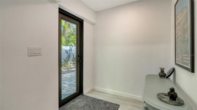 1542 OAK STREET 102, Sarasota, FL 34236