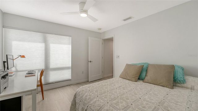 1542 OAK STREET 102, Sarasota, FL 34236