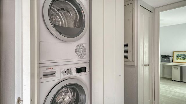 1542 OAK STREET 102, Sarasota, FL 34236