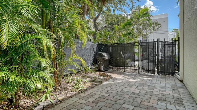 1542 OAK STREET 102, Sarasota, FL 34236