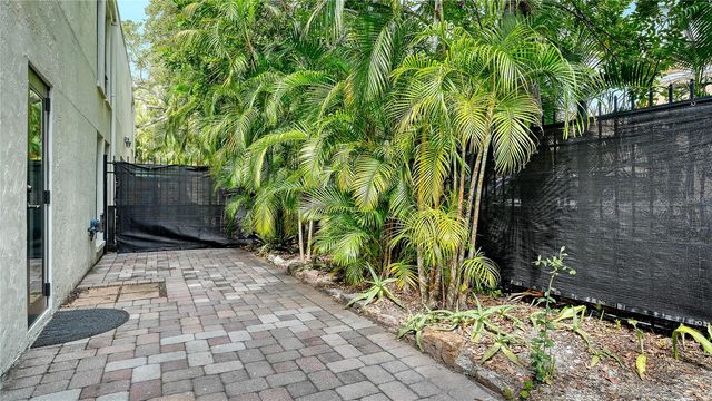 1542 OAK STREET 102, Sarasota, FL 34236