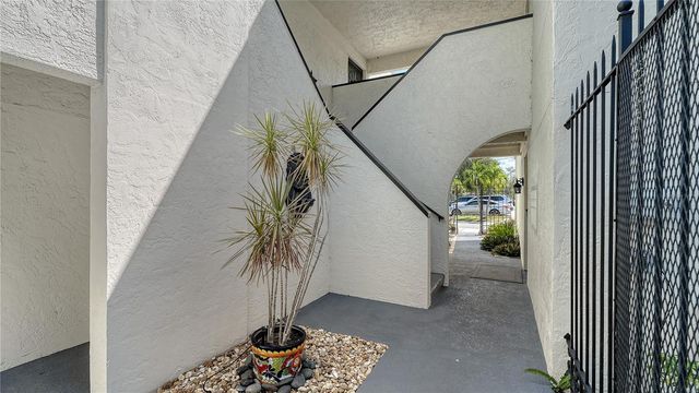 1542 OAK STREET 102, Sarasota, FL 34236