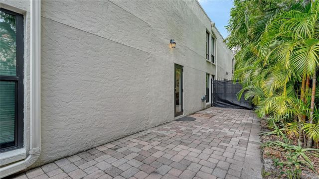 1542 OAK STREET 102, Sarasota, FL 34236