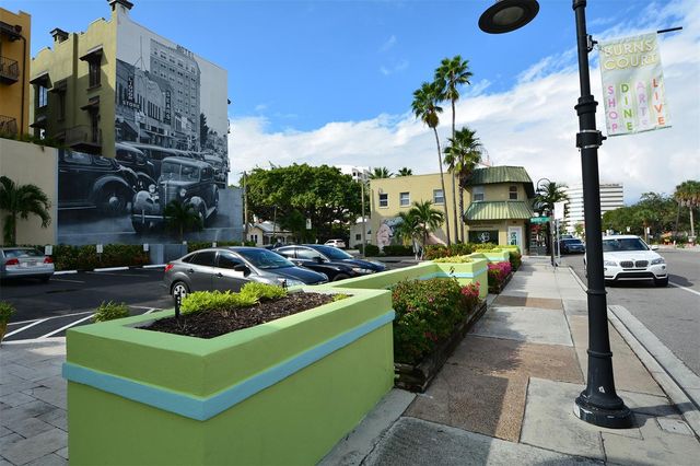 1542 OAK STREET 102, Sarasota, FL 34236