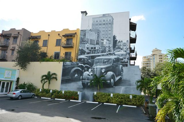 1542 OAK STREET 102, Sarasota, FL 34236