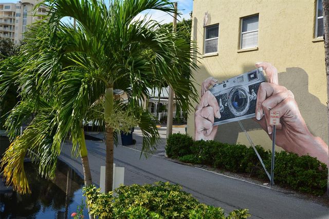 1542 OAK STREET 102, Sarasota, FL 34236