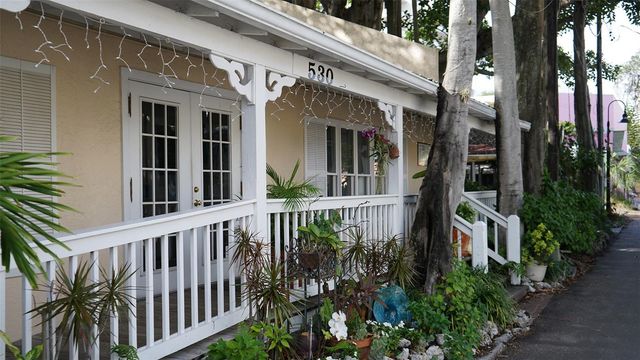 1542 OAK STREET 102, Sarasota, FL 34236