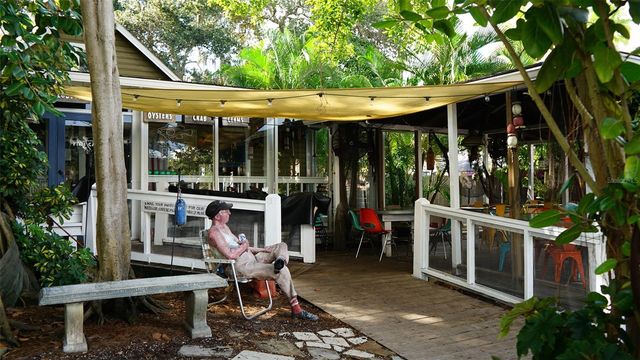 1542 OAK STREET 102, Sarasota, FL 34236