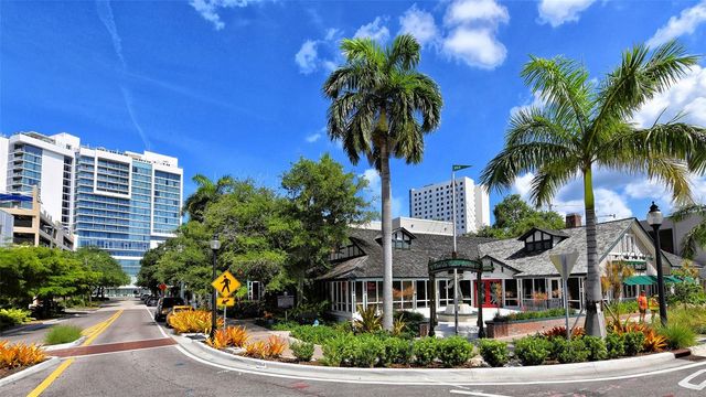 1542 OAK STREET 102, Sarasota, FL 34236