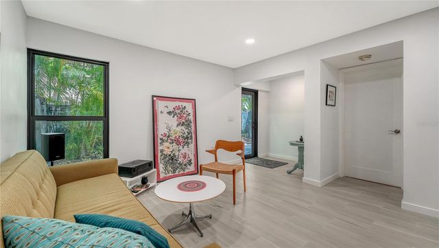 1542 OAK STREET 102, Sarasota, FL 34236