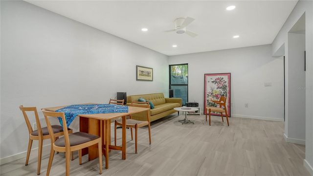 1542 OAK STREET 102, Sarasota, FL 34236