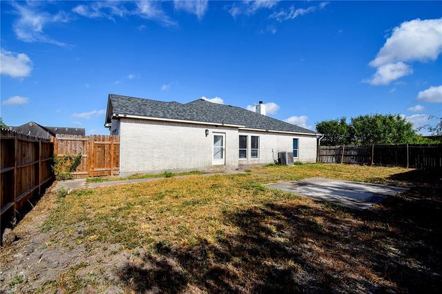 2200 Gabriel Ct, Corpus Christi, TX 78415