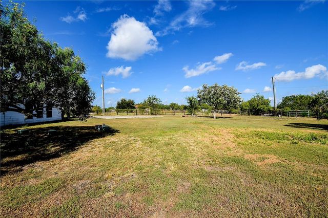 2200 Gabriel Ct, Corpus Christi, TX 78415