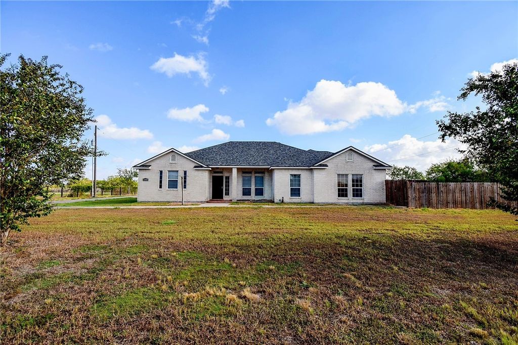 2200 Gabriel Ct, Corpus Christi, TX 78415
