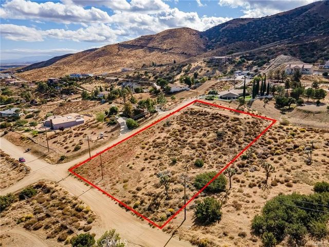 14 Camares Drive, Palmdale, CA 93551