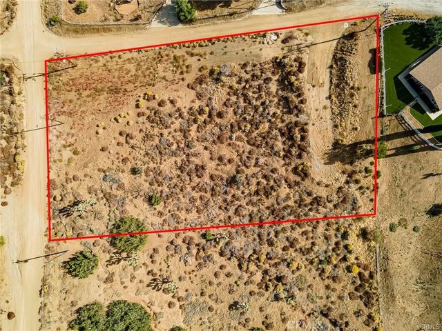 14 Camares Drive, Palmdale, CA 93551