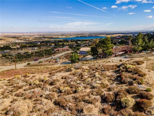 14 Camares Drive, Palmdale, CA 93551