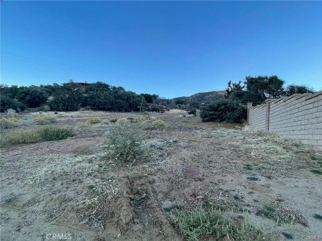 14 Camares Drive, Palmdale, CA 93551