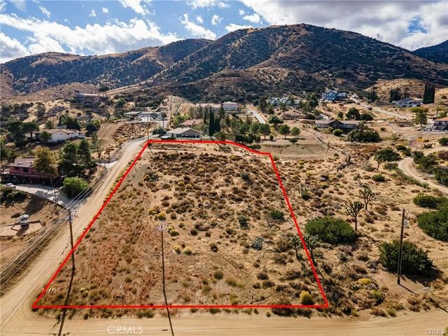 14 Camares Drive, Palmdale, CA 93551