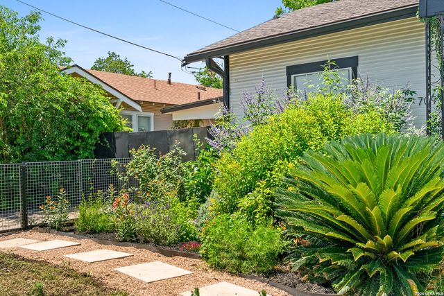 709 WAVERLY AVE, San Antonio, TX 78201