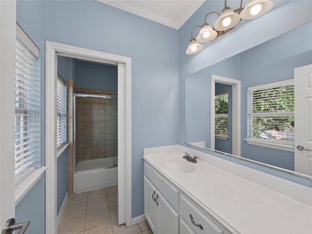 108 E 46th ST, Austin, TX 78751