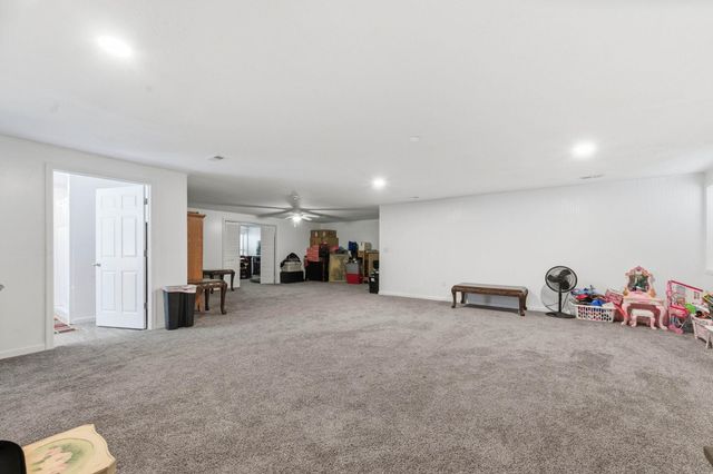 15609 E Rosewood St, Wichita, KS 67230