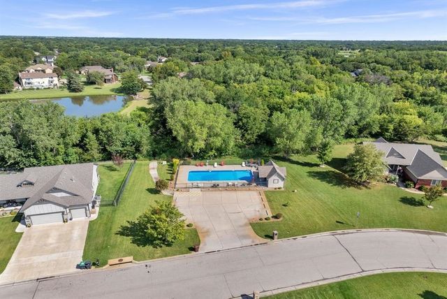 15609 E Rosewood St, Wichita, KS 67230