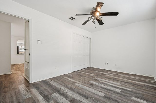209 Cottontail DR, Leander, TX 78641