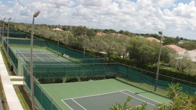 9525 Weldon Circle 410, Tamarac, FL 33321