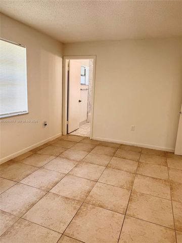 4073 SW 52nd St 1-2, Dania Beach, FL 33314