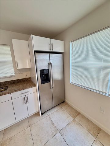 4073 SW 52nd St 1-2, Dania Beach, FL 33314