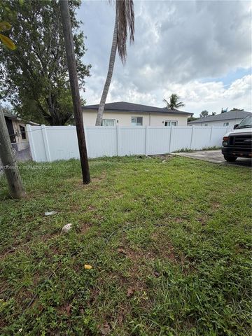 4073 SW 52nd St 1-2, Dania Beach, FL 33314