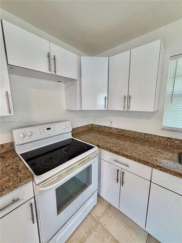 4073 SW 52nd St 1-2, Dania Beach, FL 33314