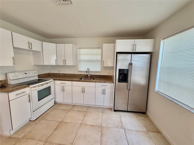 4073 SW 52nd St 1-2, Dania Beach, FL 33314