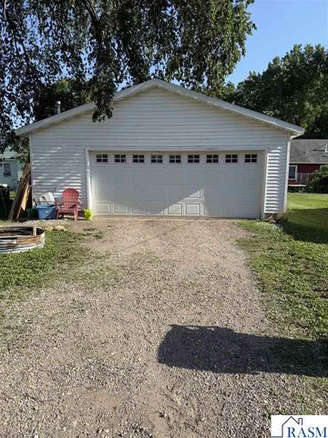 726 South Avenue, North Mankato, MN 56003