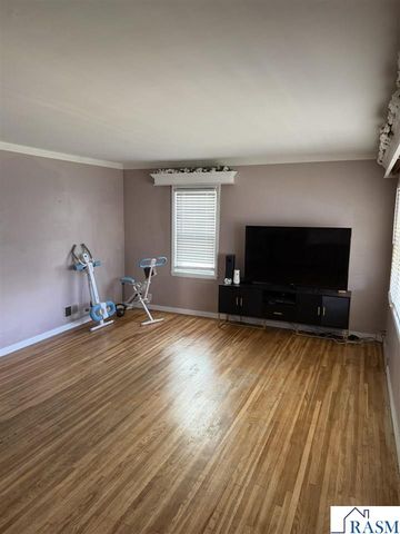 726 South Avenue, North Mankato, MN 56003