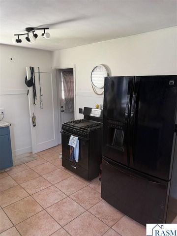 726 South Avenue, North Mankato, MN 56003