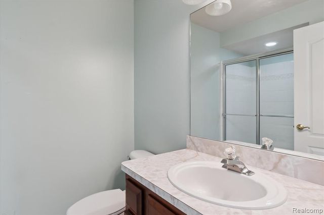 2632 Hawthorne Drive, Shelby Twp, MI 48316