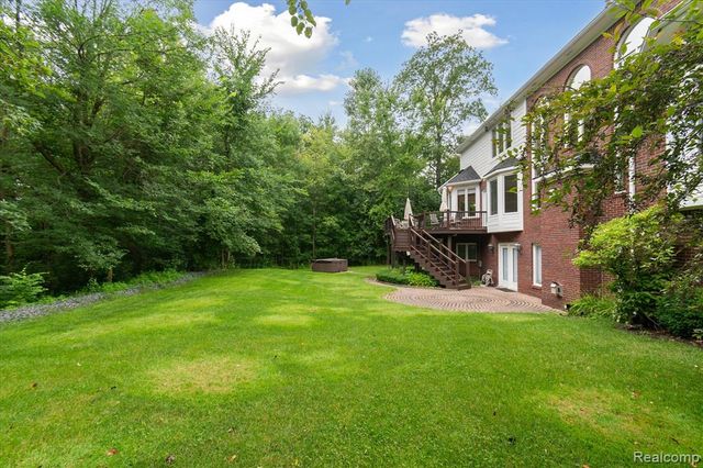 2632 Hawthorne Drive, Shelby Twp, MI 48316