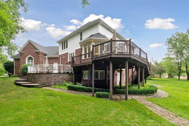 2632 Hawthorne Drive, Shelby Twp, MI 48316