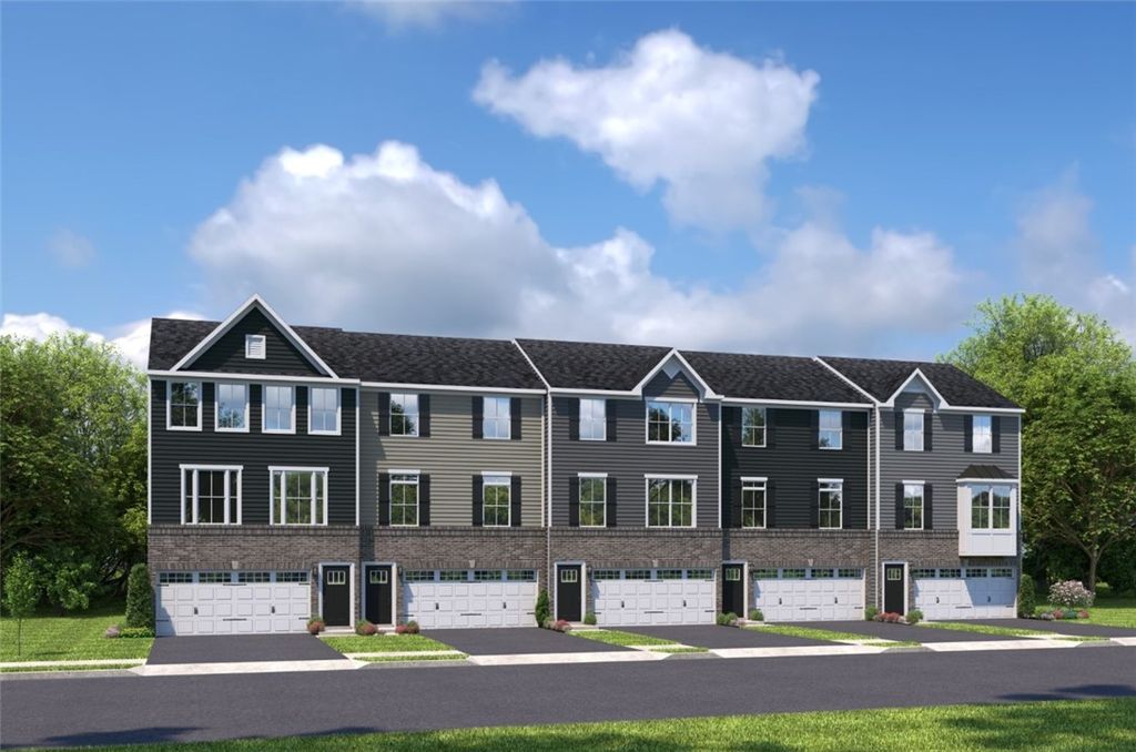 200 Yellowwood Court, South Strabane, PA 15301