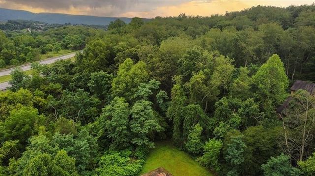 520 Royalty Drive, Uniontown, PA 15401