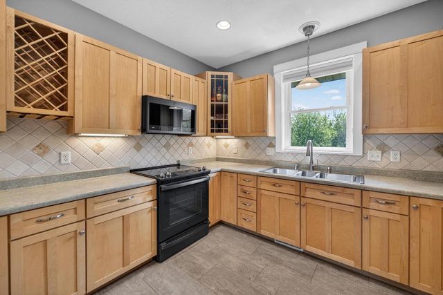 801 Nordic View, Mount Horeb, WI 53572