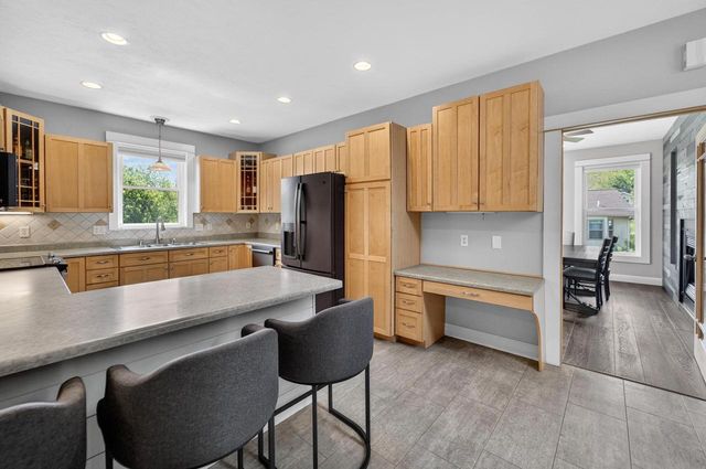 801 Nordic View, Mount Horeb, WI 53572