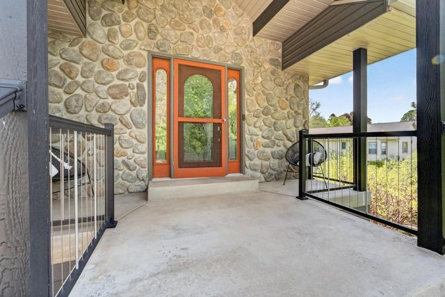 801 Nordic View, Mount Horeb, WI 53572