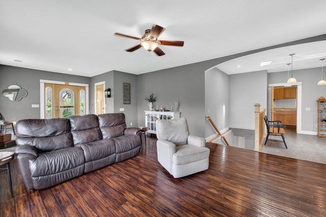 801 Nordic View, Mount Horeb, WI 53572